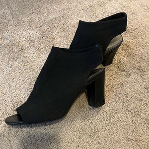 IMPO Stretch Black Wedges